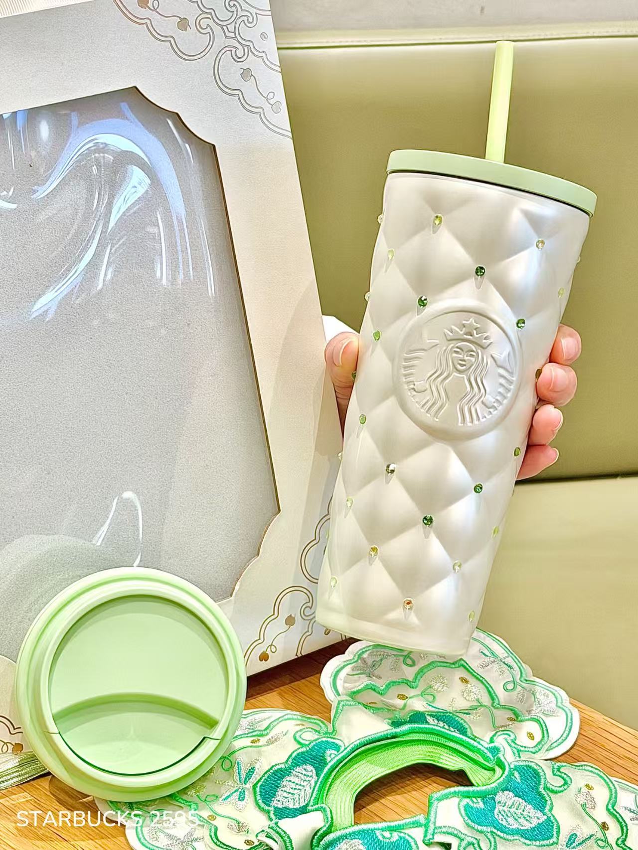 4861f700a5419fb8f8c035d3d942f56a