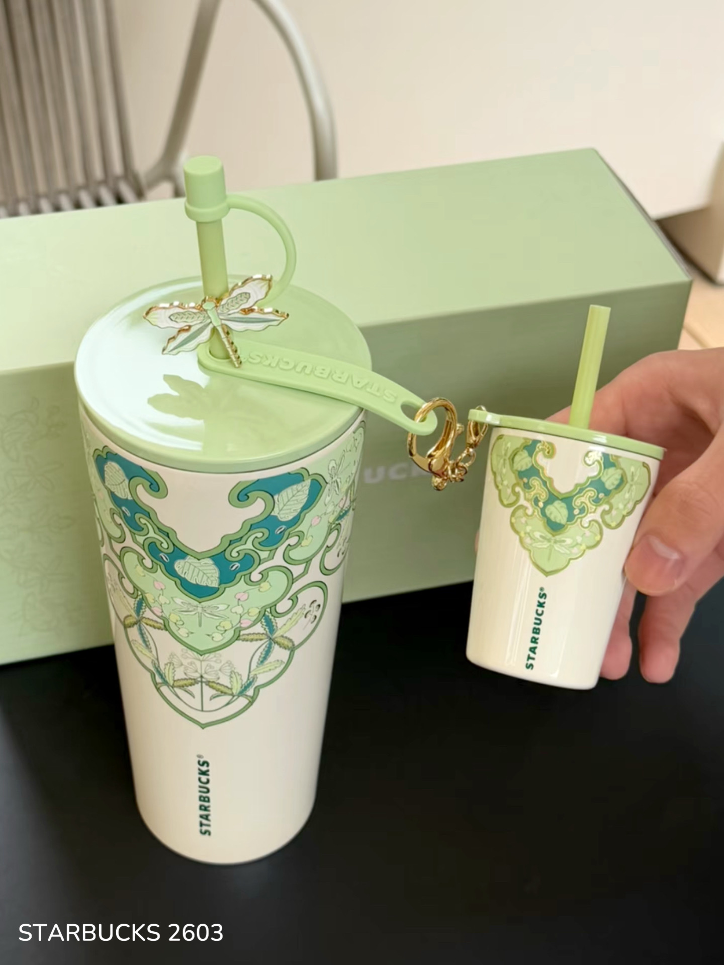 8c3ec1137f4c323bbfbf7261a25f3e17