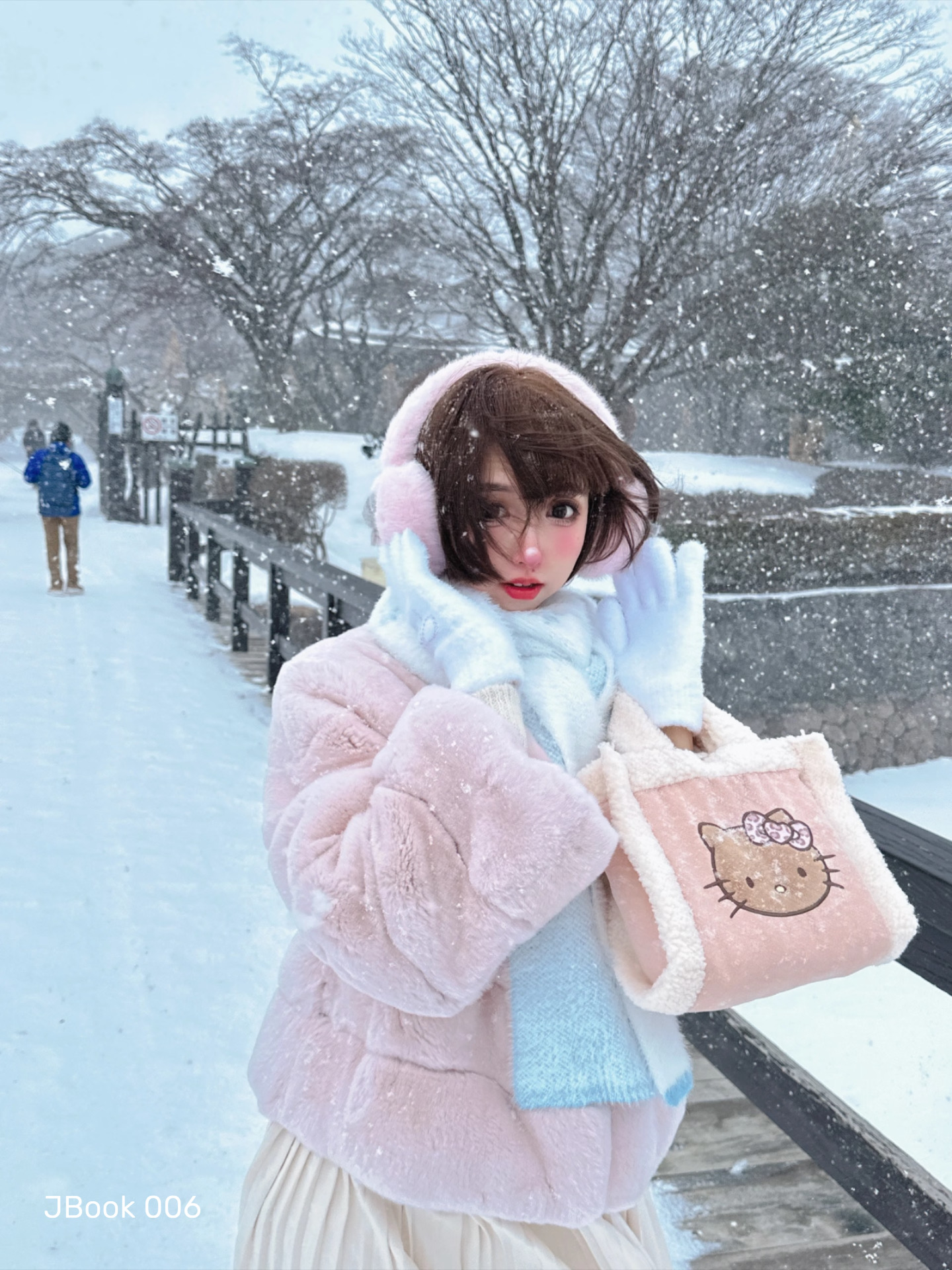 aa57d42f1647f63f4e513ea26cc64c2c