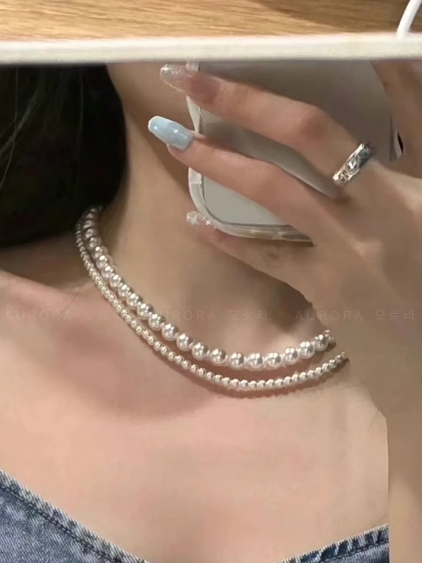 327652
