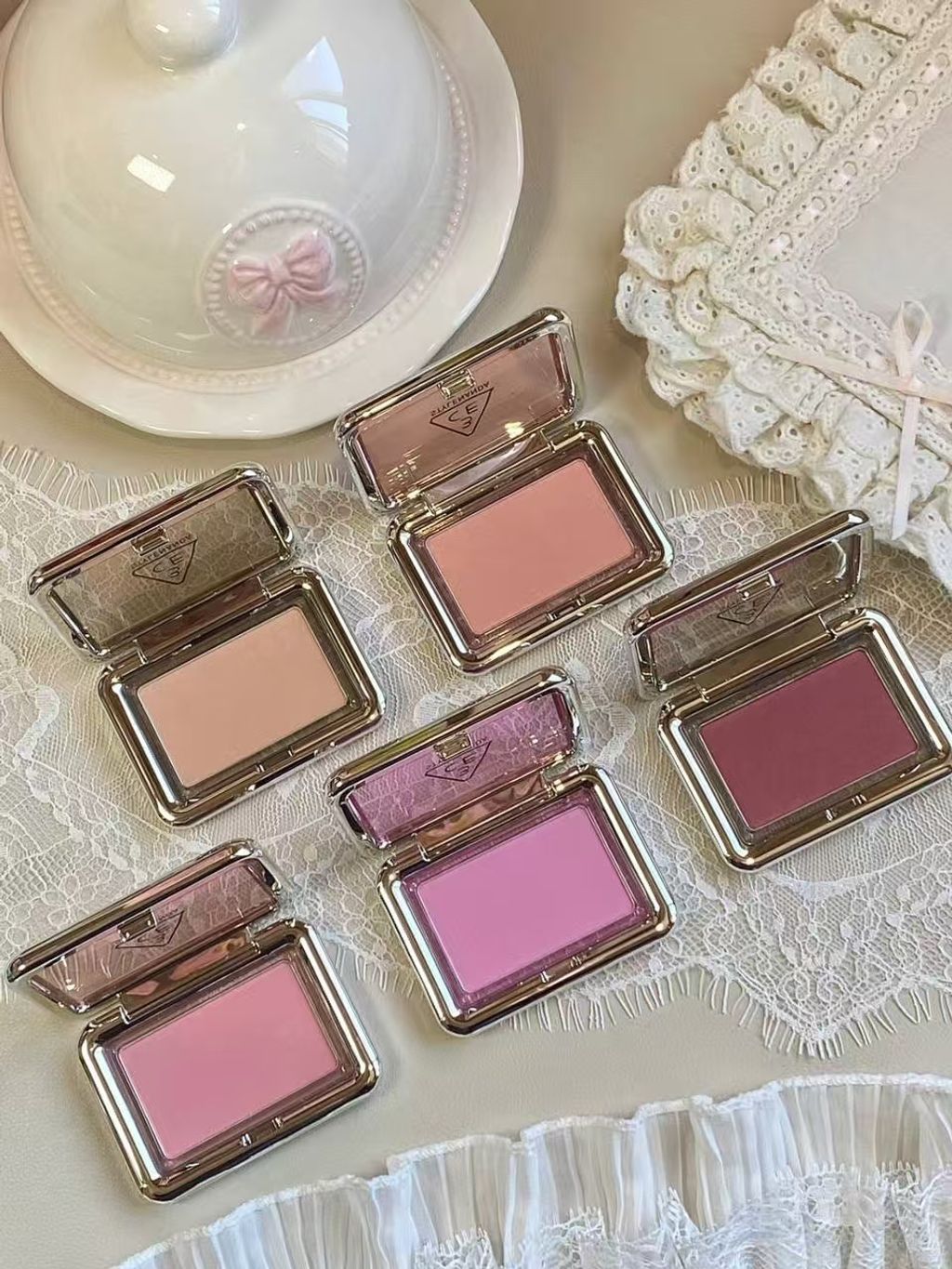 8e76e2a3e7e27f1efb31fd9bd04d90a5