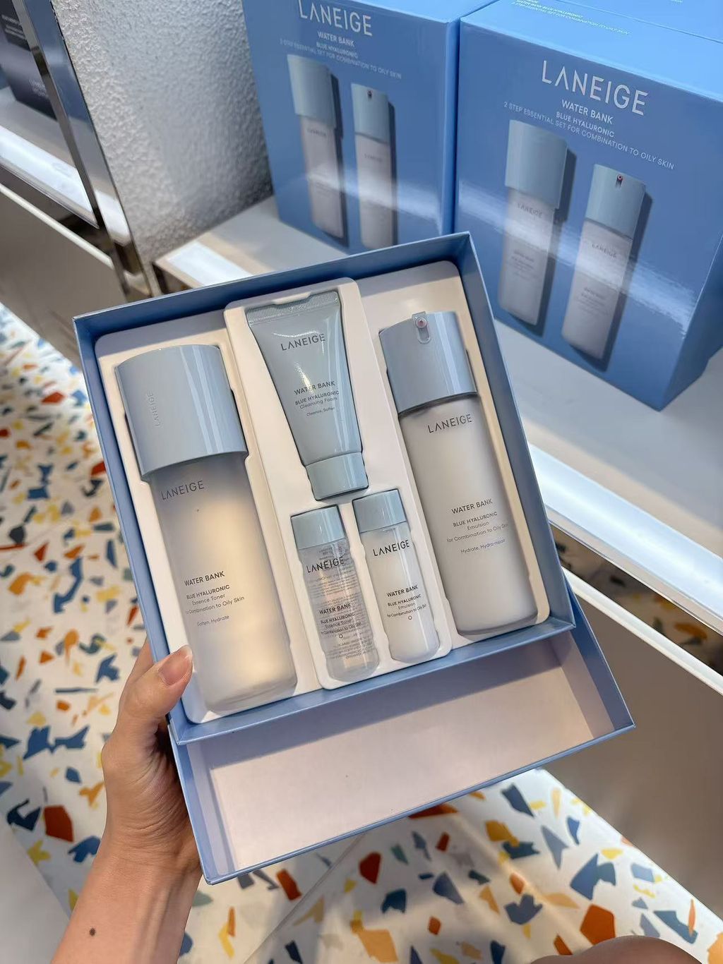 b2303dcea636053846a28177e1d42114