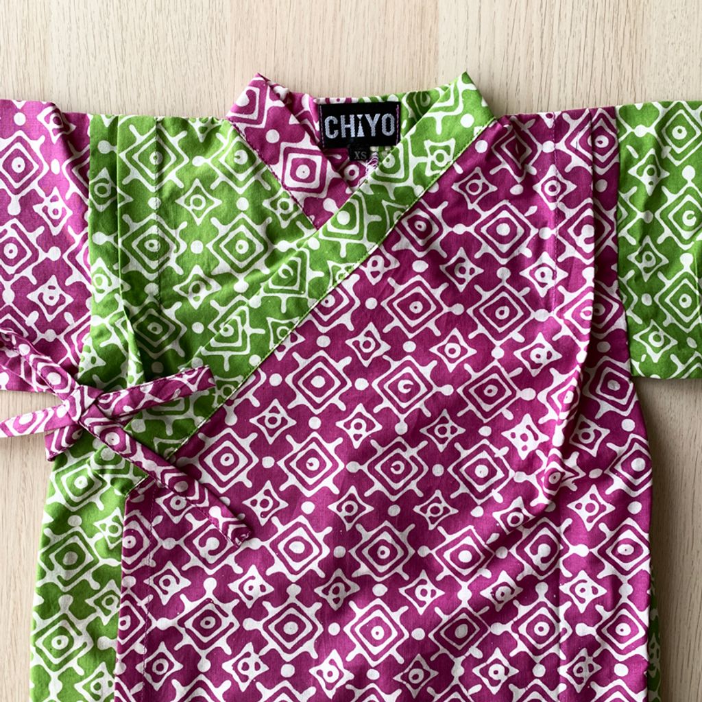 jinbei-purple-ltgreen-CU.jpg