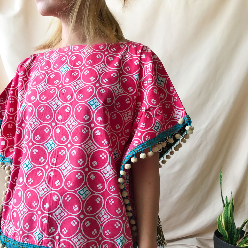 kaftan21-pink-mgreen-poms-cu.jpg