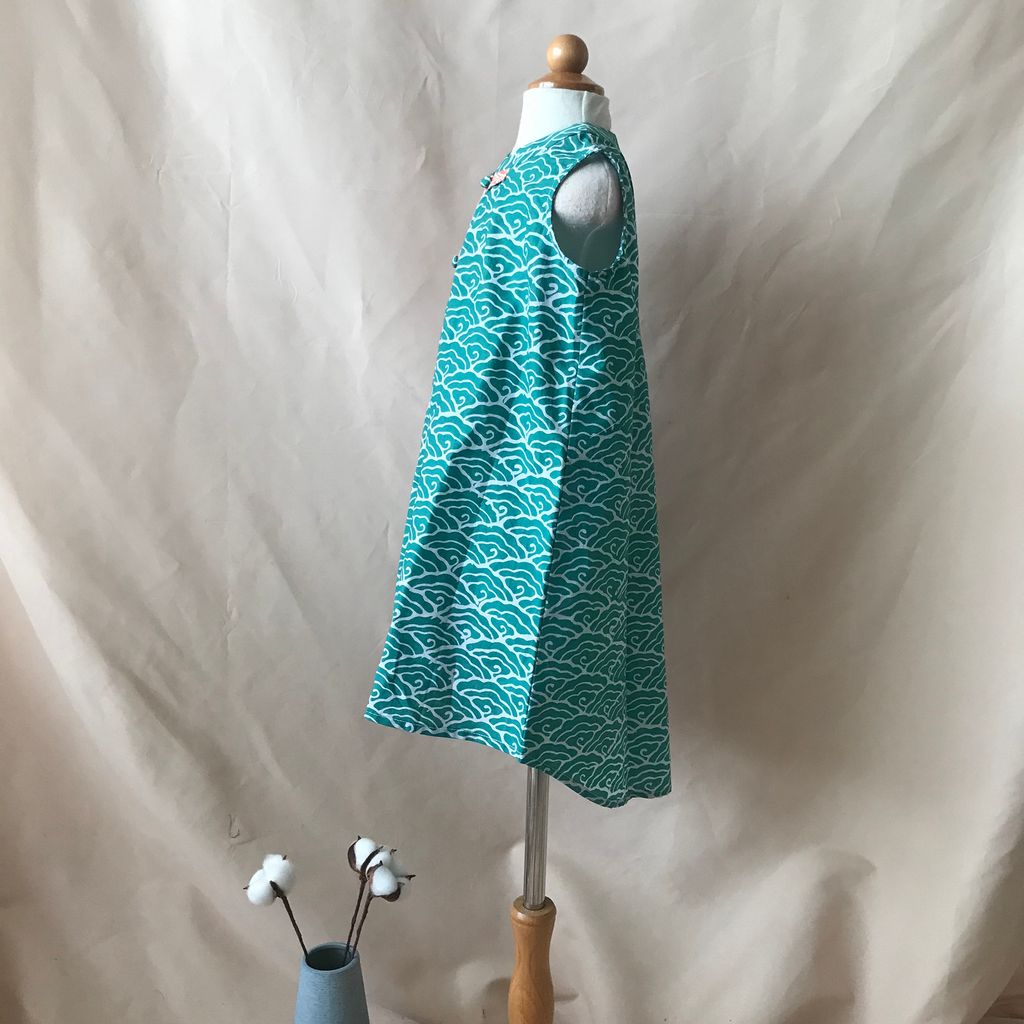 shen_qipao_kids_side