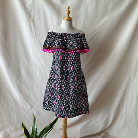 anadress_blk-pink_pom_front