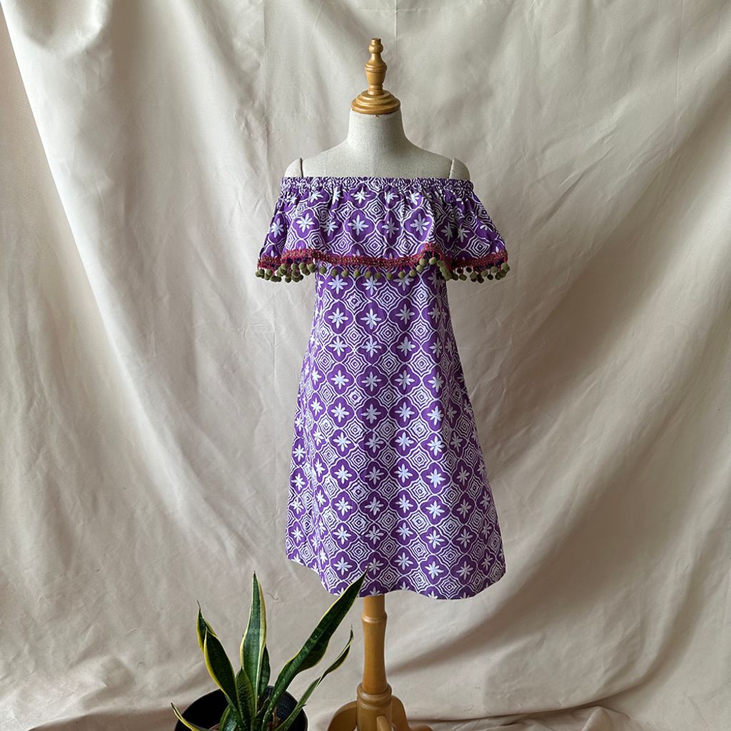 anadress_violet_pom_front