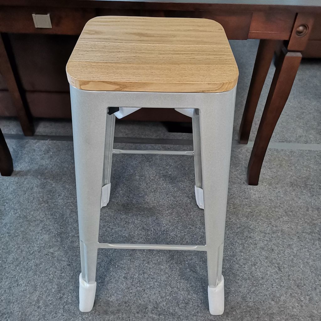 STOOL SILVER.jpg