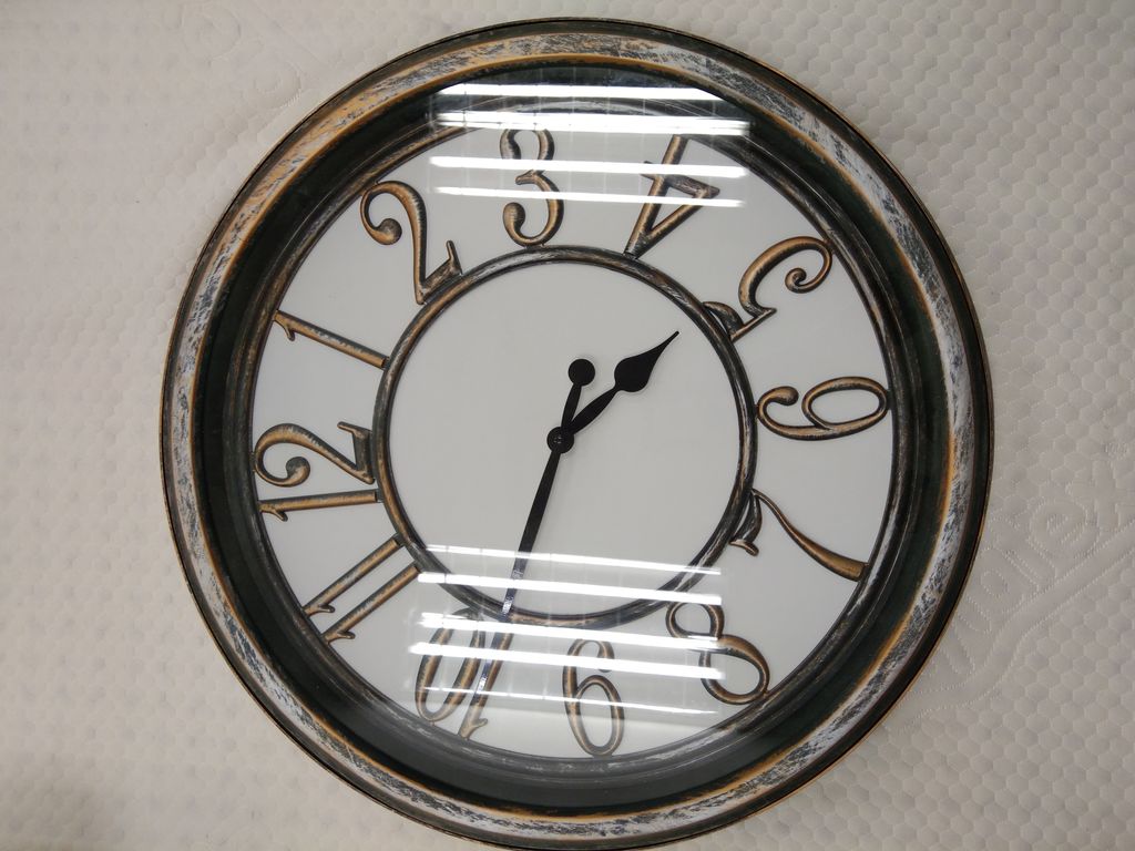 WALL CLOCK GREEN WITH WHITE.jpg