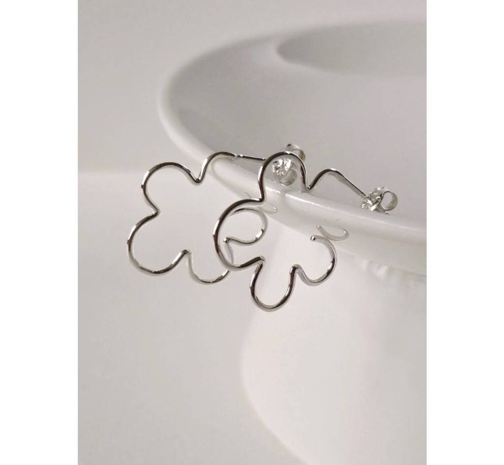 E123 小花花耳環 (1)