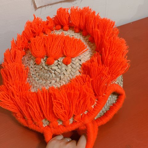 71619586-0F81-462D-83EA-5716B820E5BA