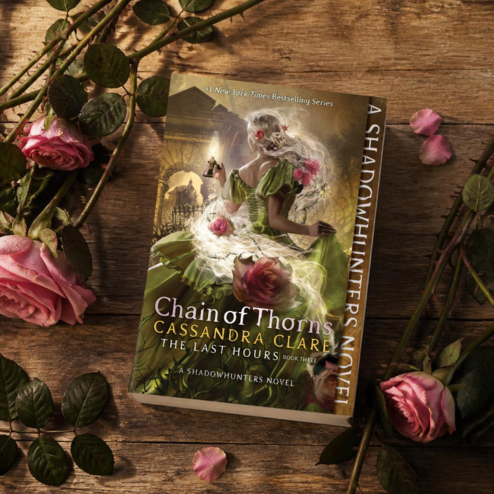 Chain of Thorns (The Last Hours #3) by Cassandra Clare 9781481431941 (1)