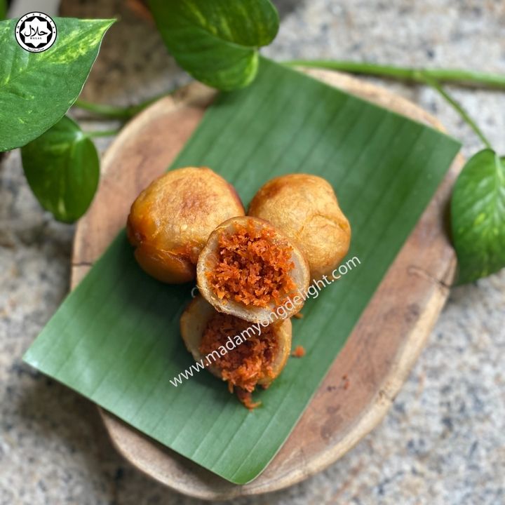 11. Cucur Badak