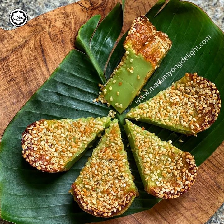 12. Kuih Bakar