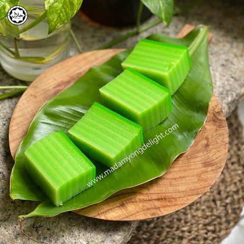 19. Lapis Pandan
