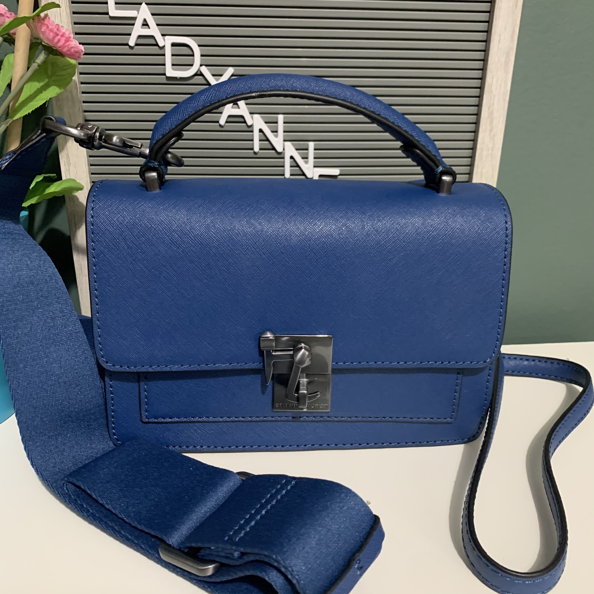 Etienne Aigner Leah Heritage Crossbody Blue – Lady Anne's Outlet