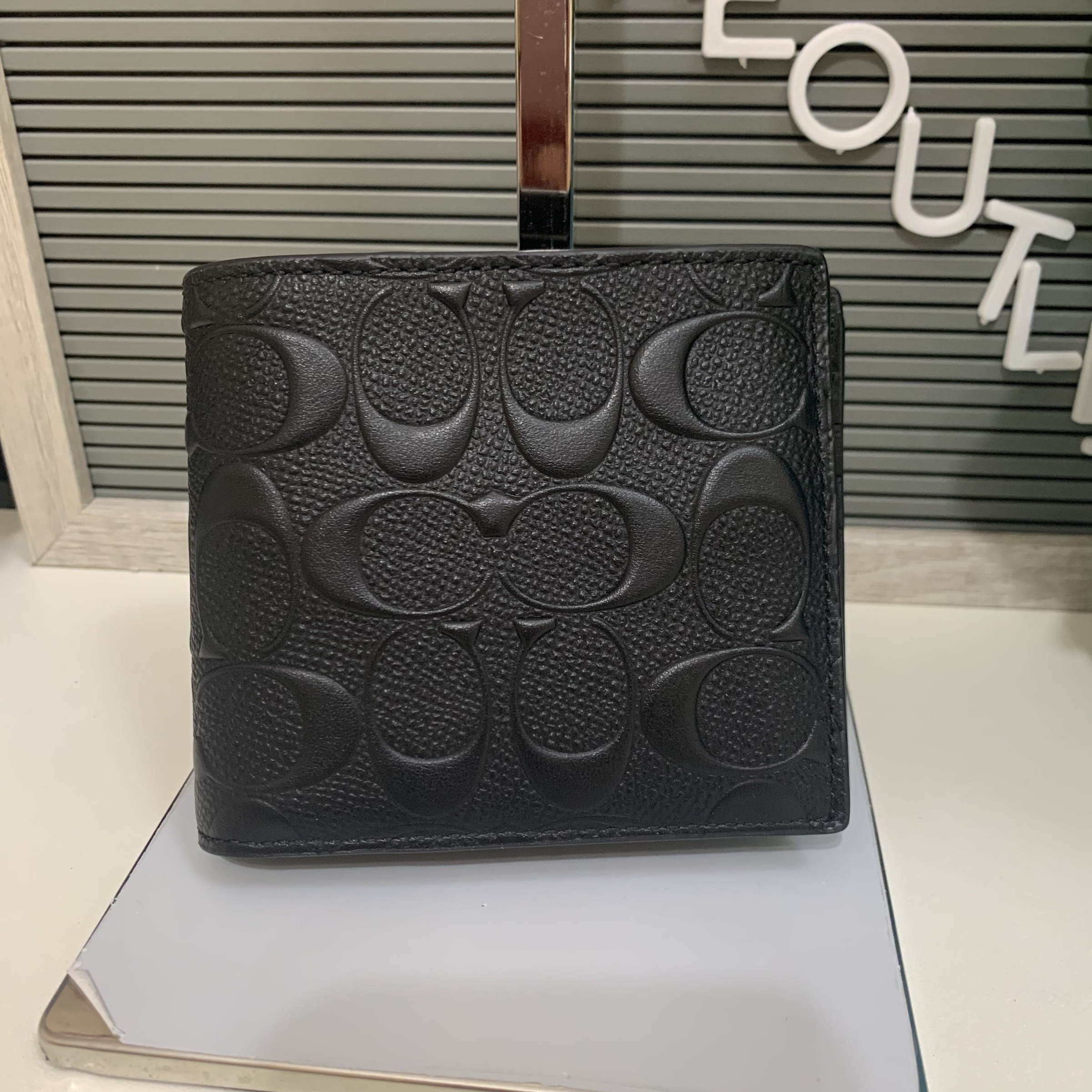 Coach Compact Id Wallet In Signature Leather – Lady Anne's Outlet