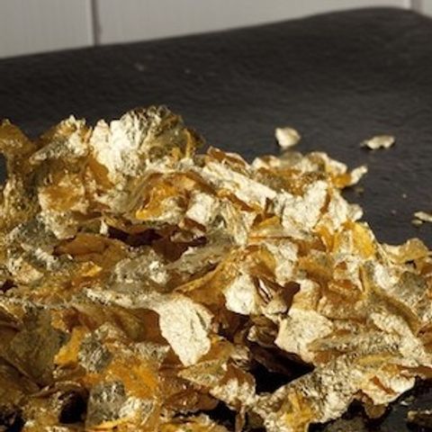 Q-loca-Edible-Gold-Flakes.jpg