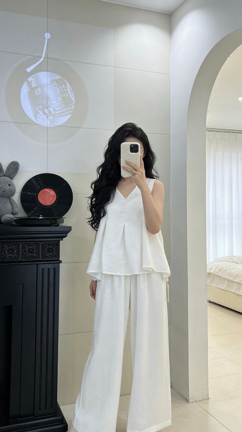 3B54AC1A-3011-440C-9206-1EA3E266365B