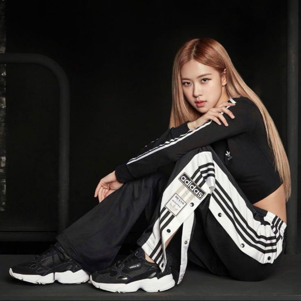 Adidas 側邊排扣運動長褲 ＃黑色-