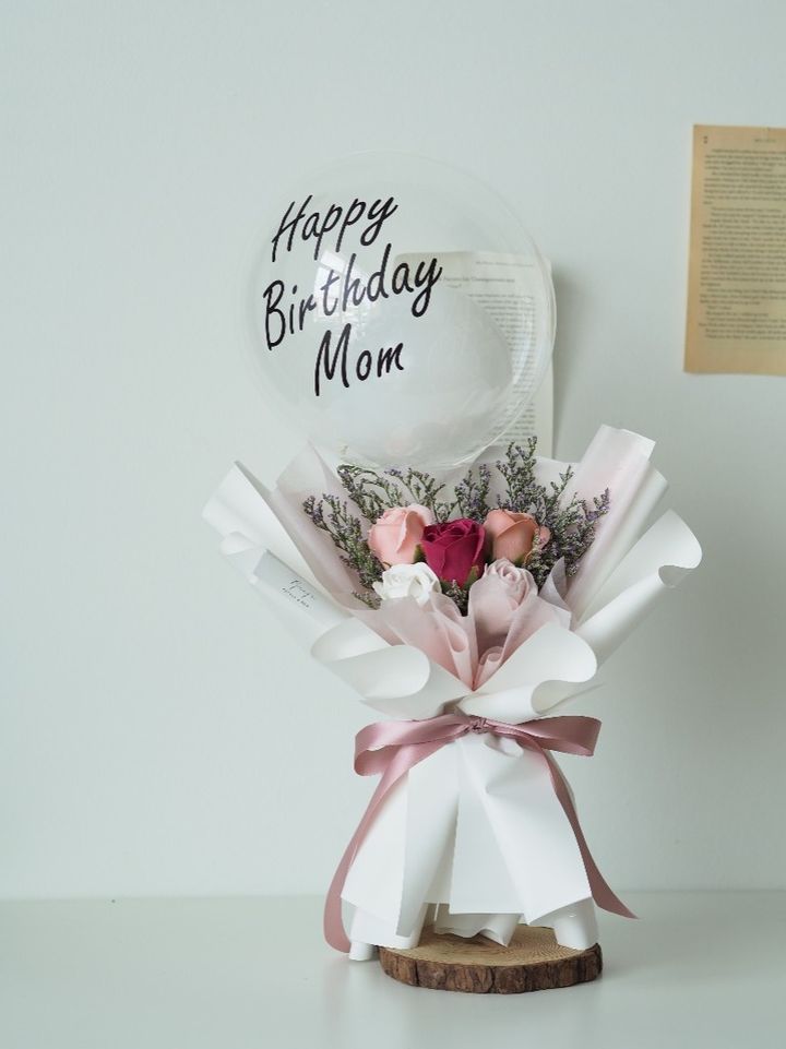 5 stalks Premium Soap Roses with balloon - RM109