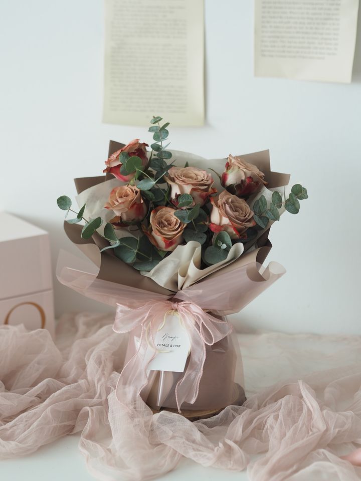 6 stalks cappuccino roses - RM158