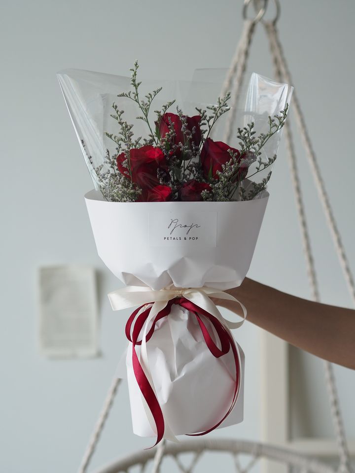 5 stalks red roses - RM129