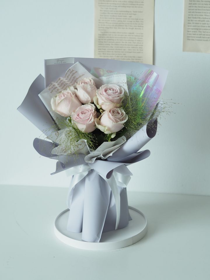 [new] 5 stalks avalanche roses with penquan - RM128