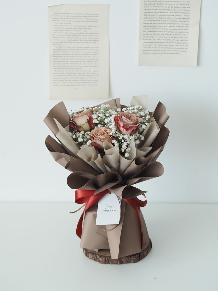 [new] 3 stalks cappuccino roses with small baby breath -  rm138.