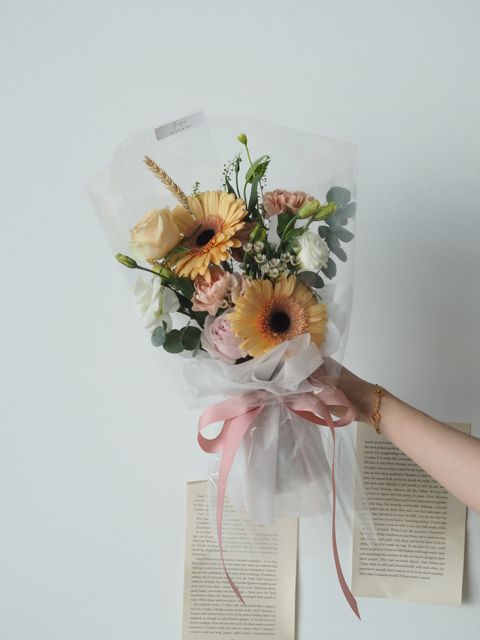 [new]  Roses gerbera with carnation match with transparent wrapping - RM138