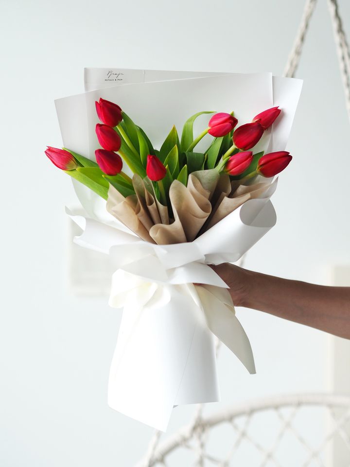 10 stalks Red Tulip bouquet - RM208 (1)