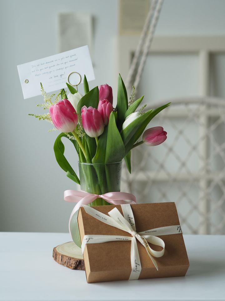 10 stalks Tulip in Vase · Pink - RM208  (2)