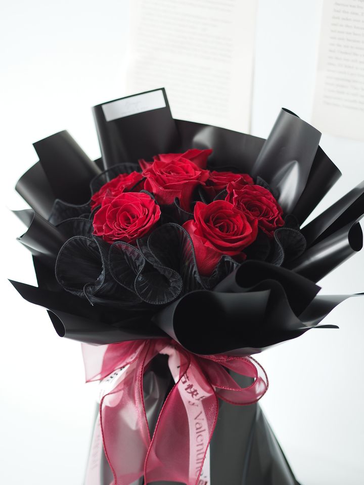 8 stalks premium kenya red roses  - RM178