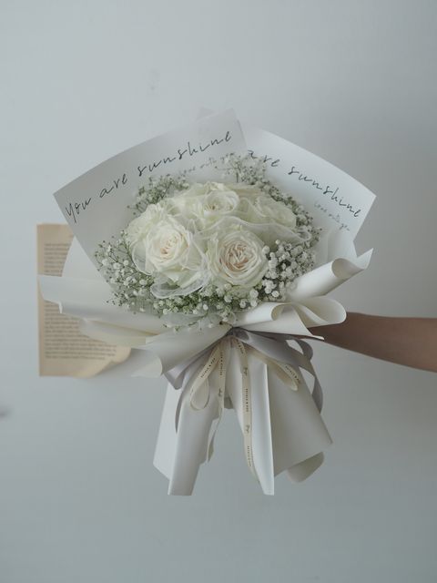 [new] White roses with baby breath - RM179