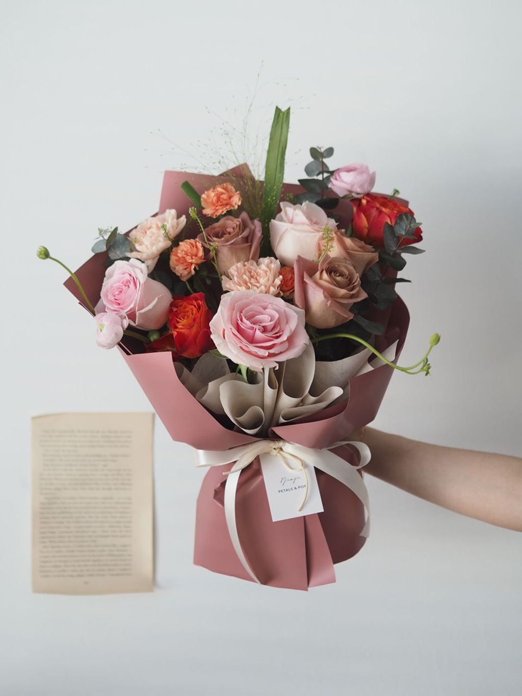 [new] Roses with carnation and eucalyptus - RM208