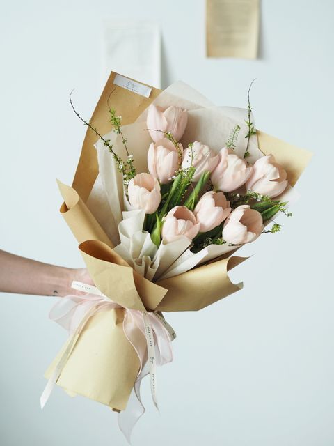 9-10 stalks tulip with special foliage - RM218