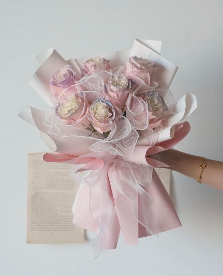 9-10 stalks Color Ecuador roses - RM218