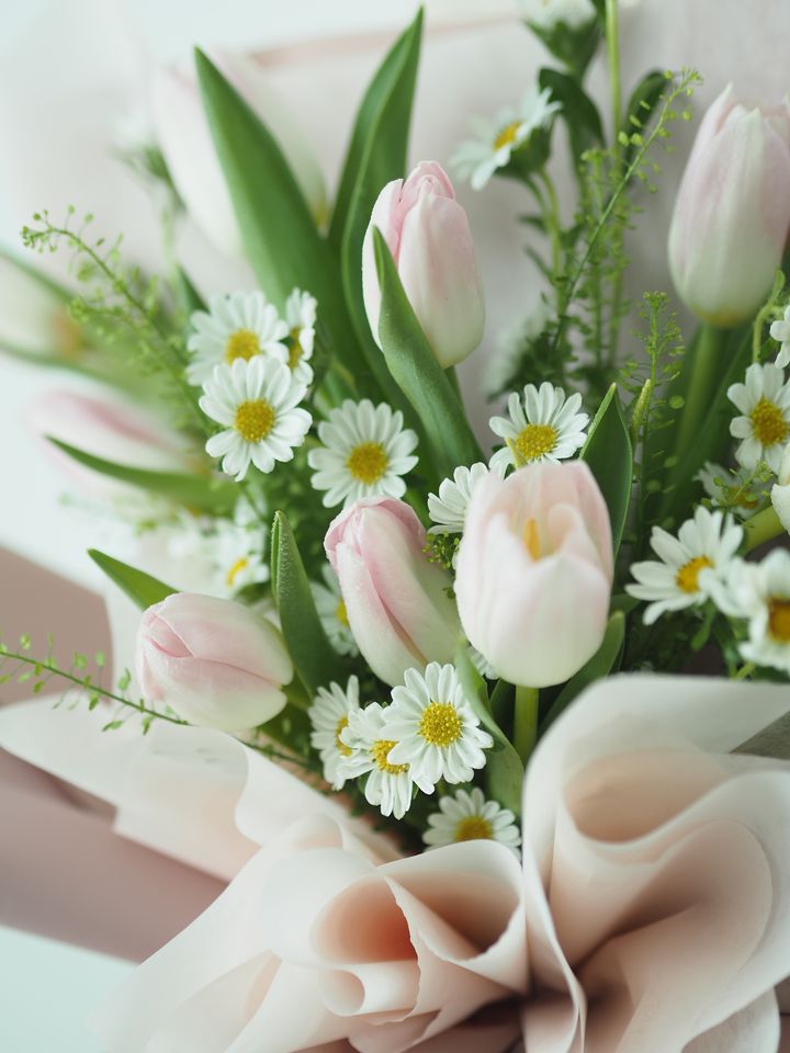 [new] 9-10 stalks tulip with premium foliage - RM228  (1)
