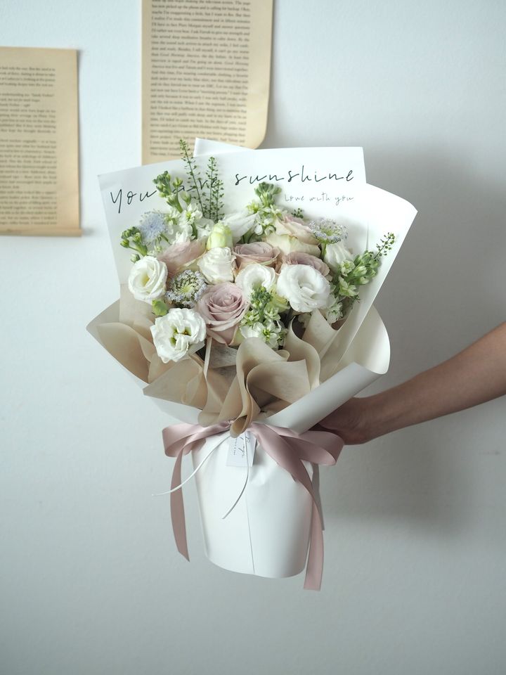 [new] Quicksand with eustoma and foliage - RM198-RM218.