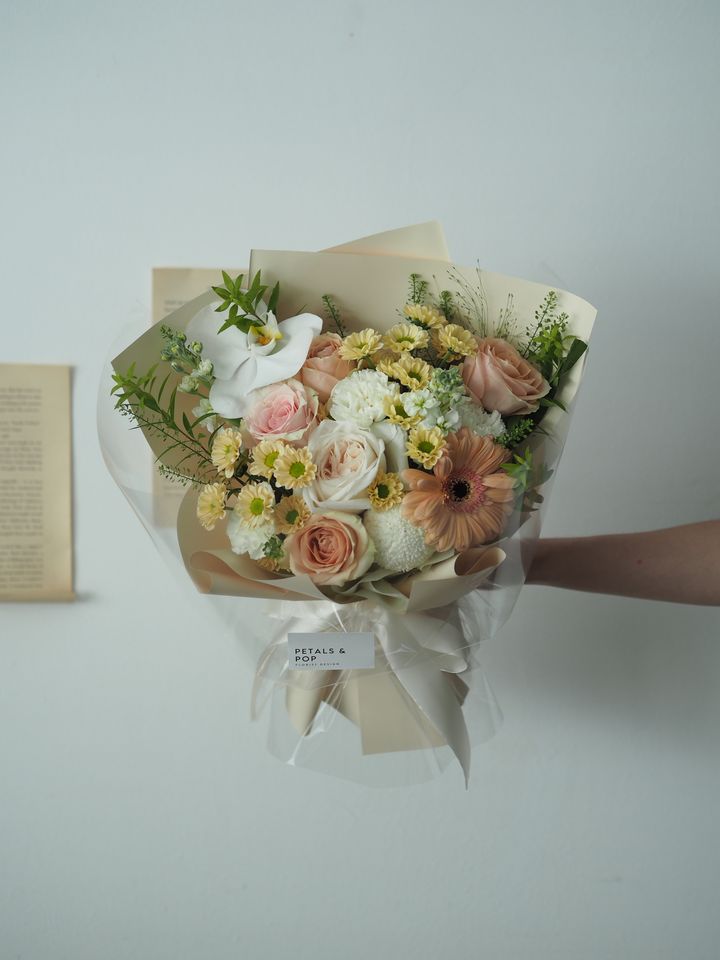 [new] mix flowers bouquet with special wrapping - RM178