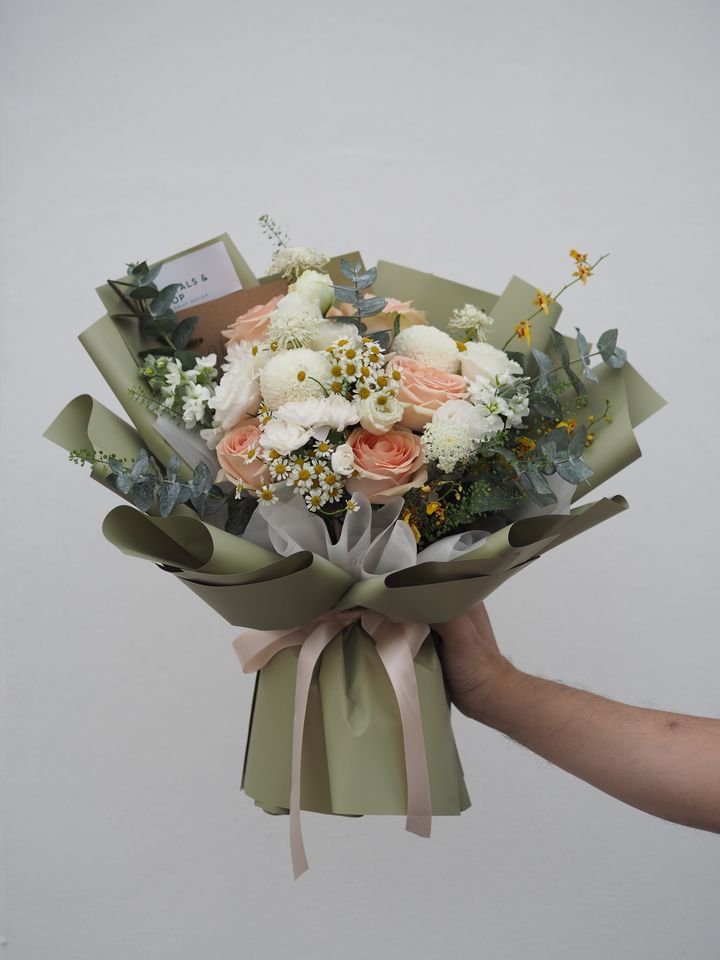 [new] Roses with eustoma and foliage - RM208