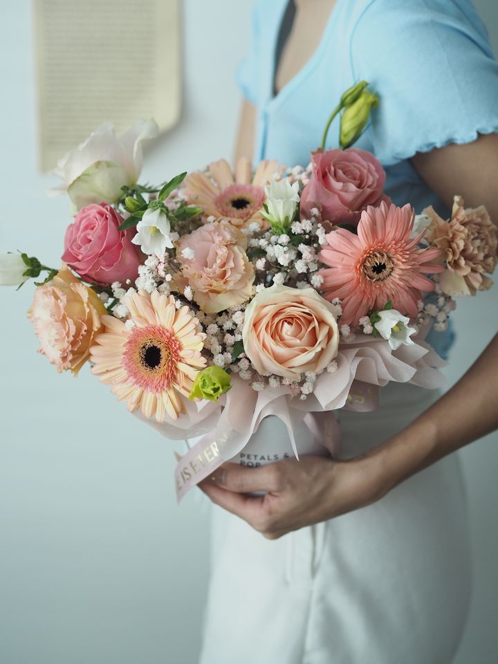 [1new] Mix flowers in bucket - RM198