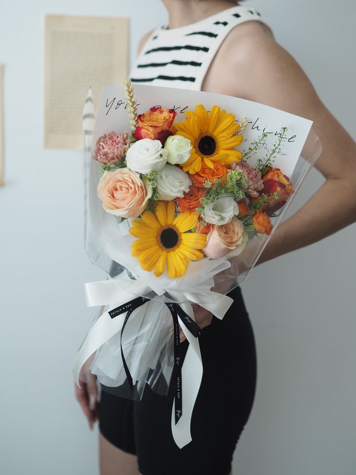 [1new] Gerbera with color roses arrangement with special wrapping - RM178-RM189