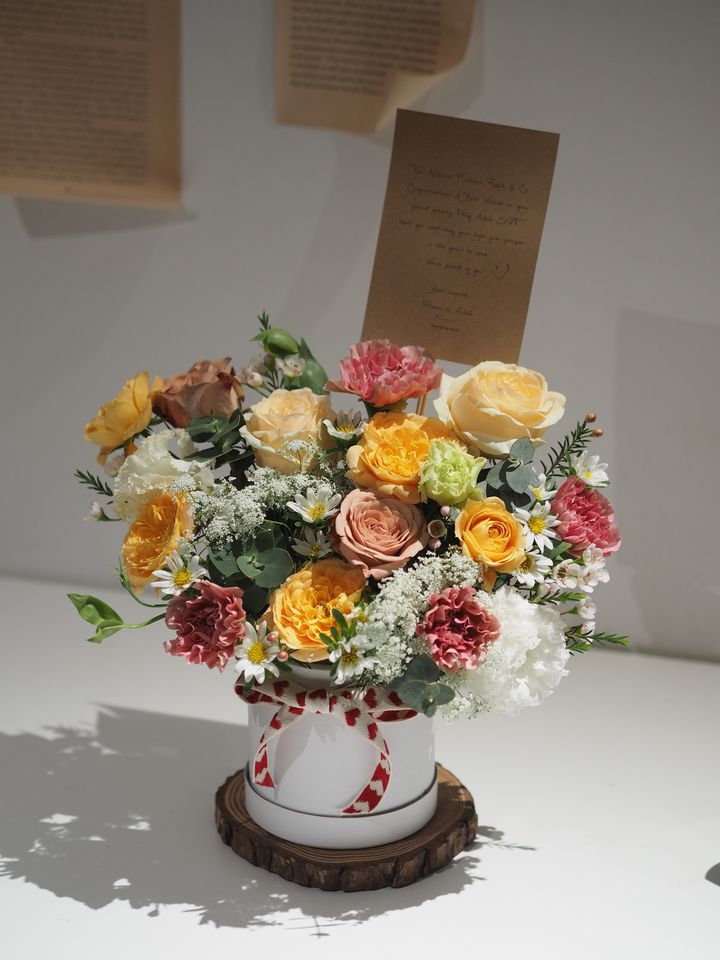 [24new] S size bucket mix bouquet - RM198