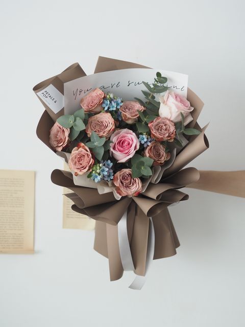[new] Cappuccino roses with pink and foliage - RM228