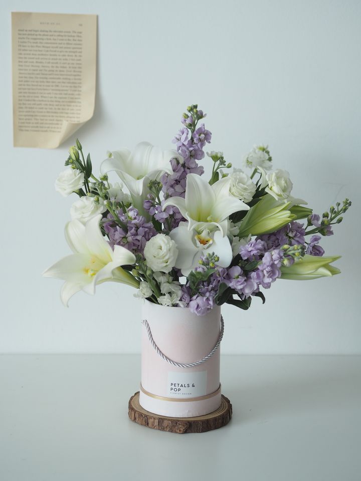[new] Matthiola bucket with lilies - RM258