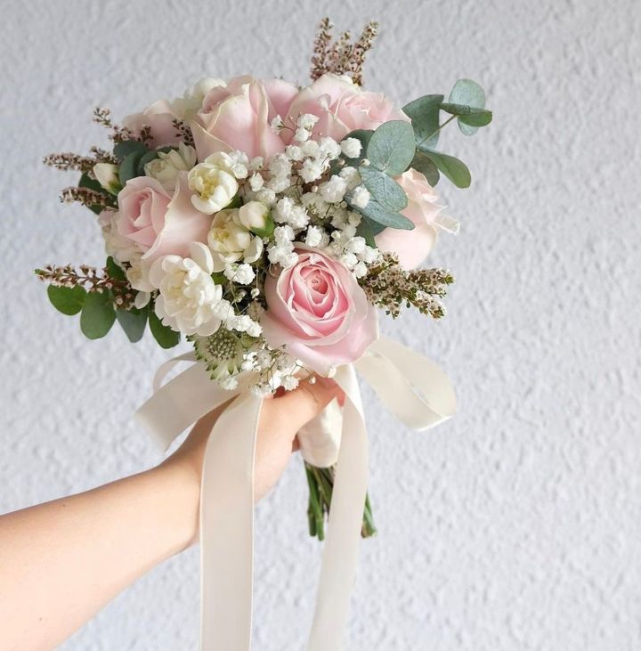 Kenya avalanche roses with white carnation match it with astilbe and eucalyptus - RM258