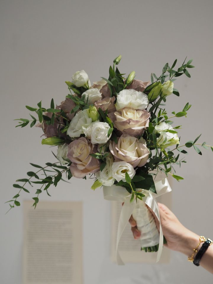 Ecuador spray roses with foliage hand bouquet - RM258
