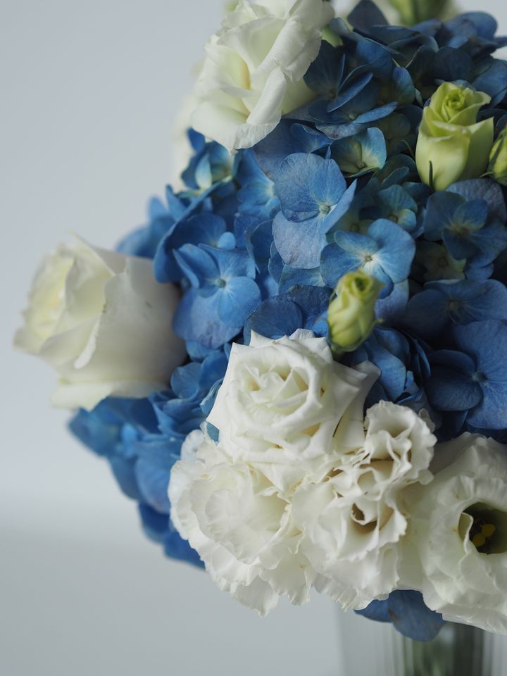 Blue Hydrangea with Eustoma Hand Bouquet - RM208 (3)