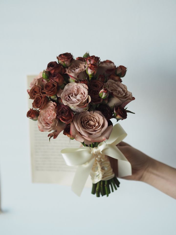 [new] Cappuccino roses with spray roses - RM258